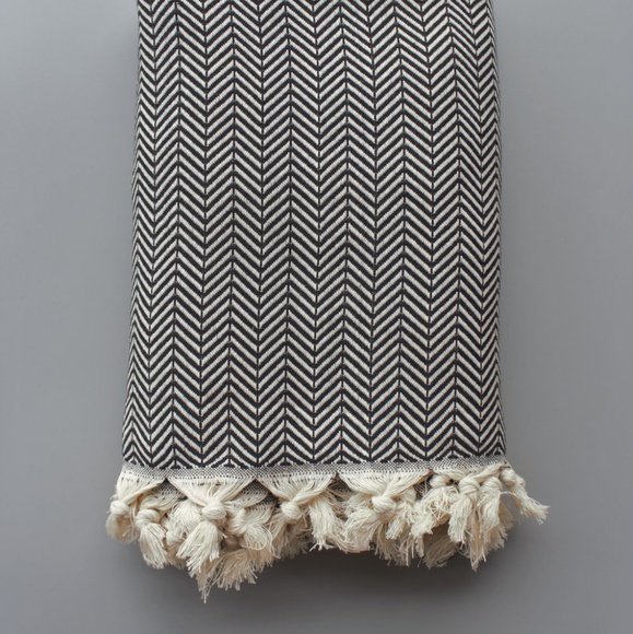Riviere Other - Black and Cream Chevron Throw Blanket Riviere Other - Black and Cream Chevron Throw Blanket